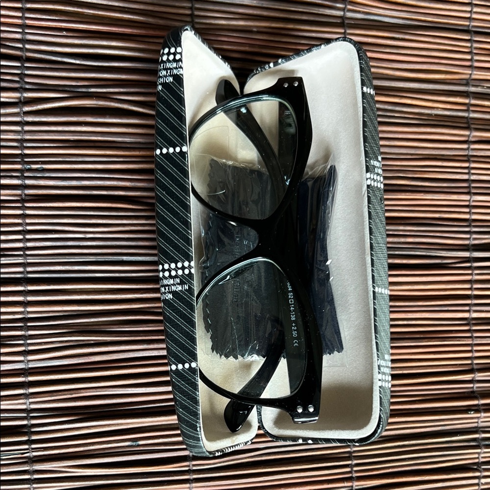 Stylish Black Bi-focal Glasses with Case
